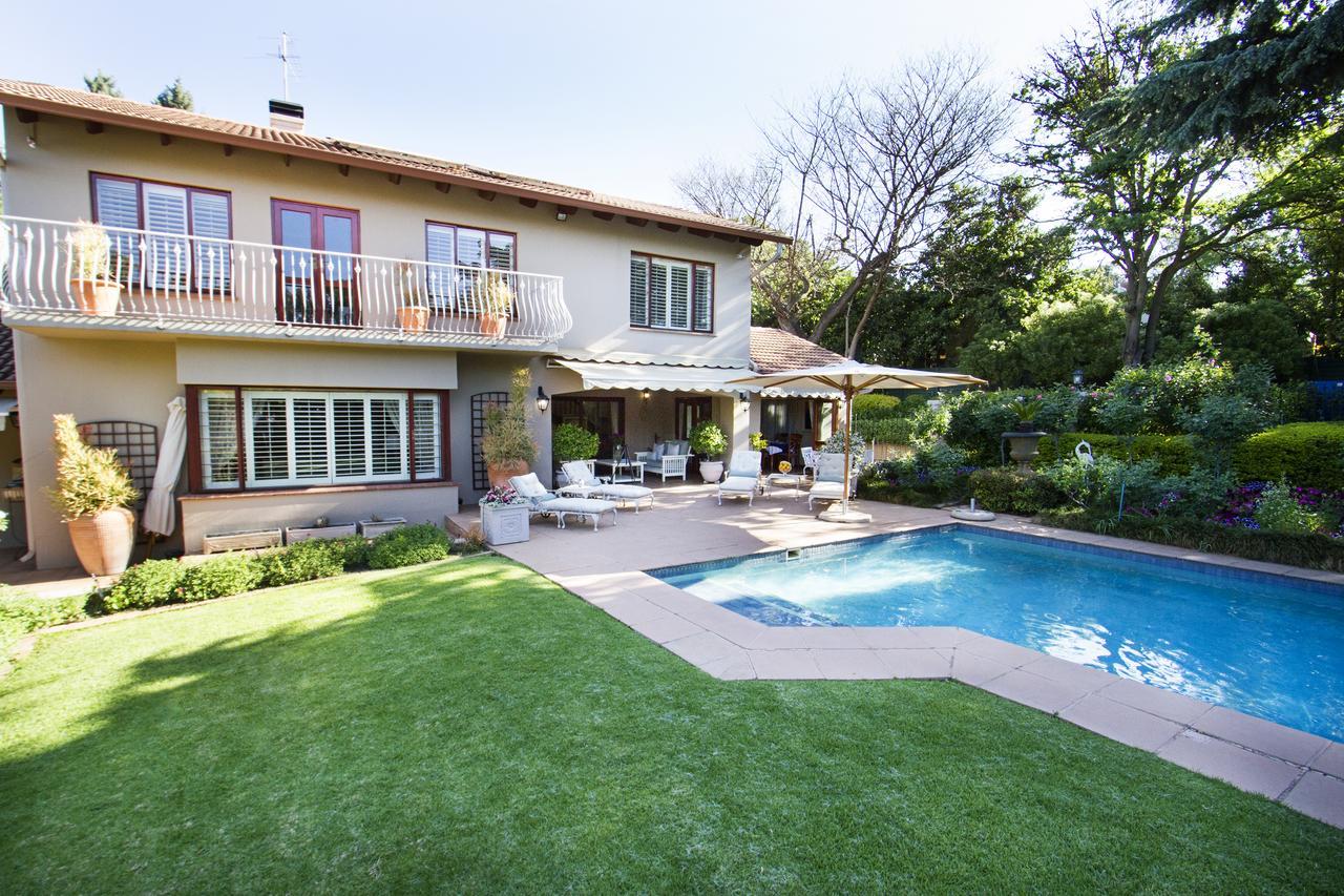 Bellgrove Guest House Sandton ヨハネスブルグ エクステリア 写真