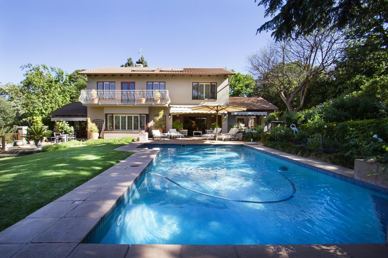Bellgrove Guest House Sandton ヨハネスブルグ エクステリア 写真