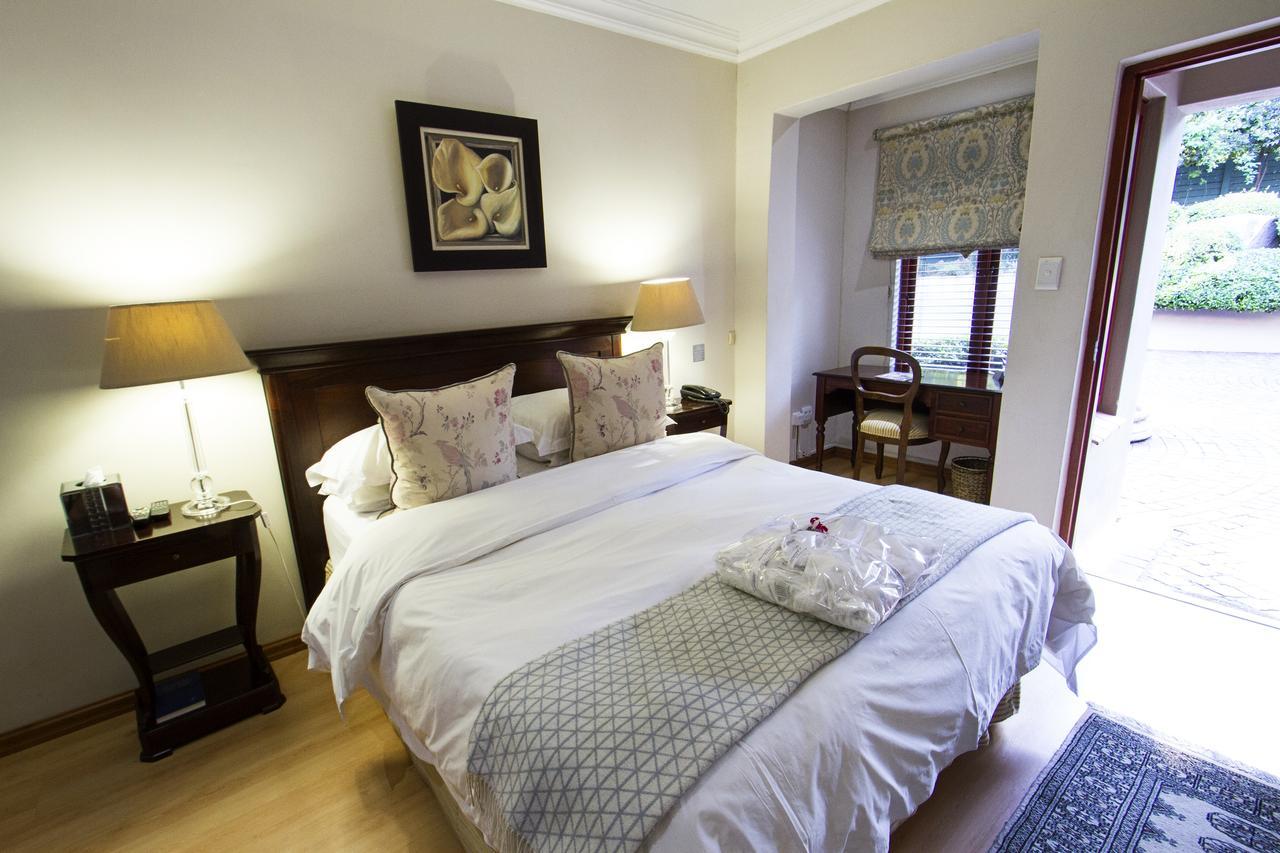 Bellgrove Guest House Sandton ヨハネスブルグ エクステリア 写真