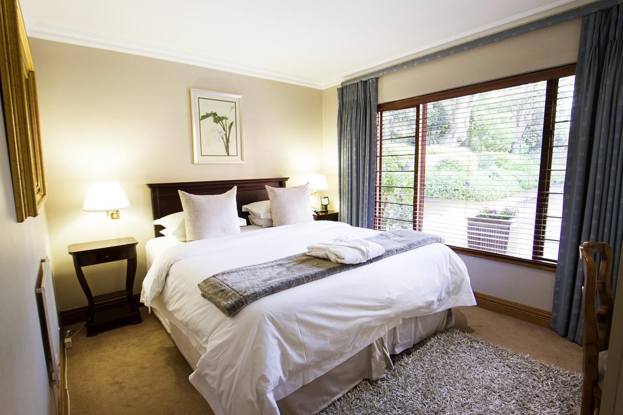 Bellgrove Guest House Sandton ヨハネスブルグ エクステリア 写真