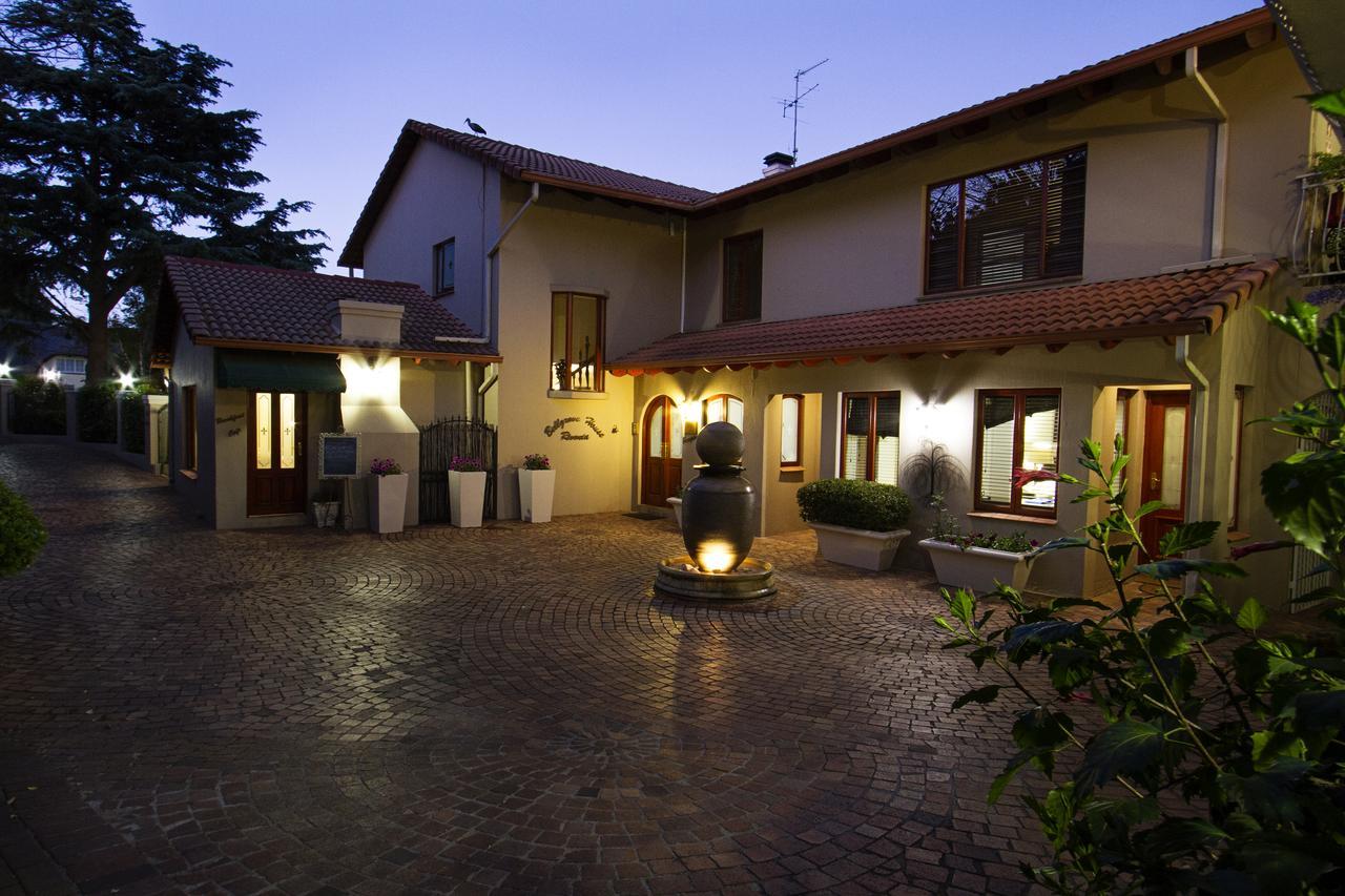 Bellgrove Guest House Sandton ヨハネスブルグ エクステリア 写真
