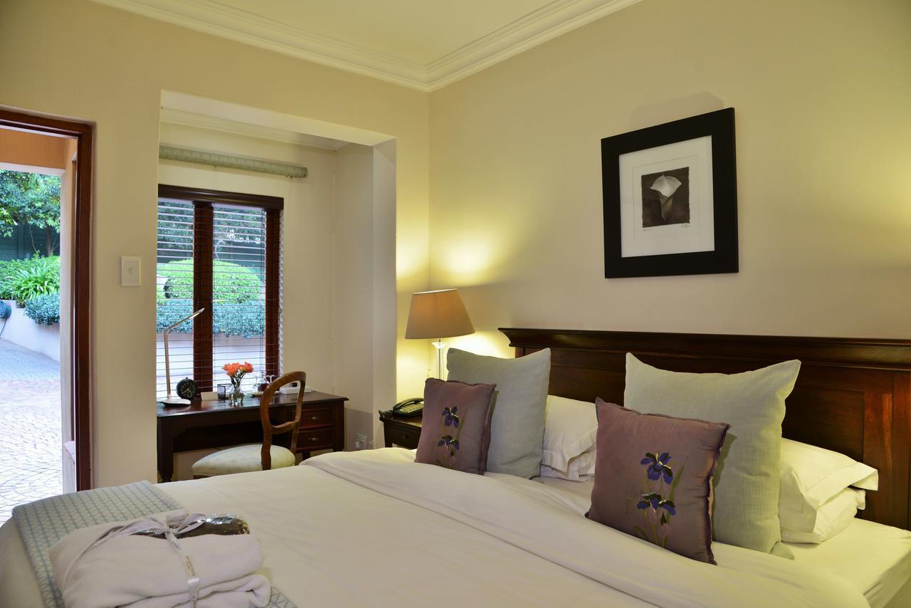 Bellgrove Guest House Sandton ヨハネスブルグ エクステリア 写真