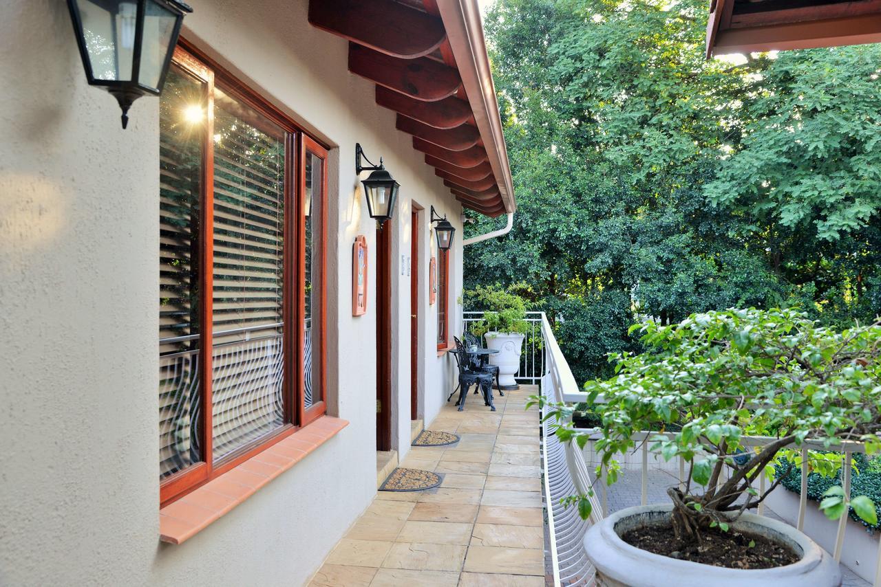 Bellgrove Guest House Sandton ヨハネスブルグ エクステリア 写真