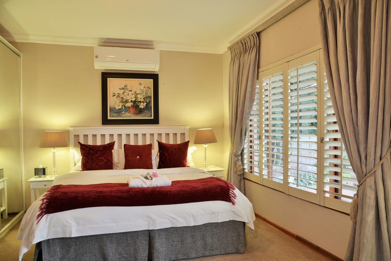 Bellgrove Guest House Sandton ヨハネスブルグ エクステリア 写真